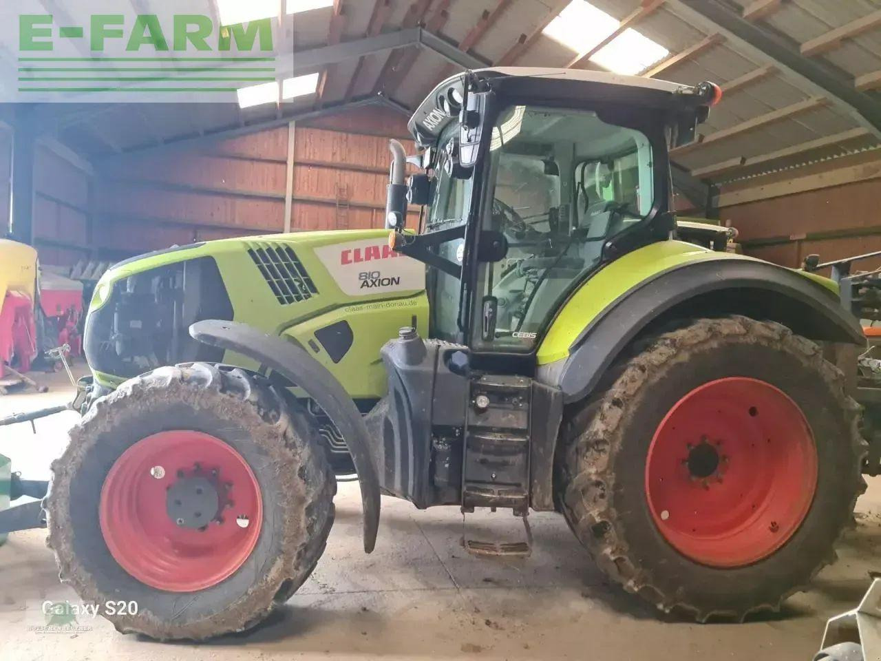Farm tractor CLAAS axion 810
