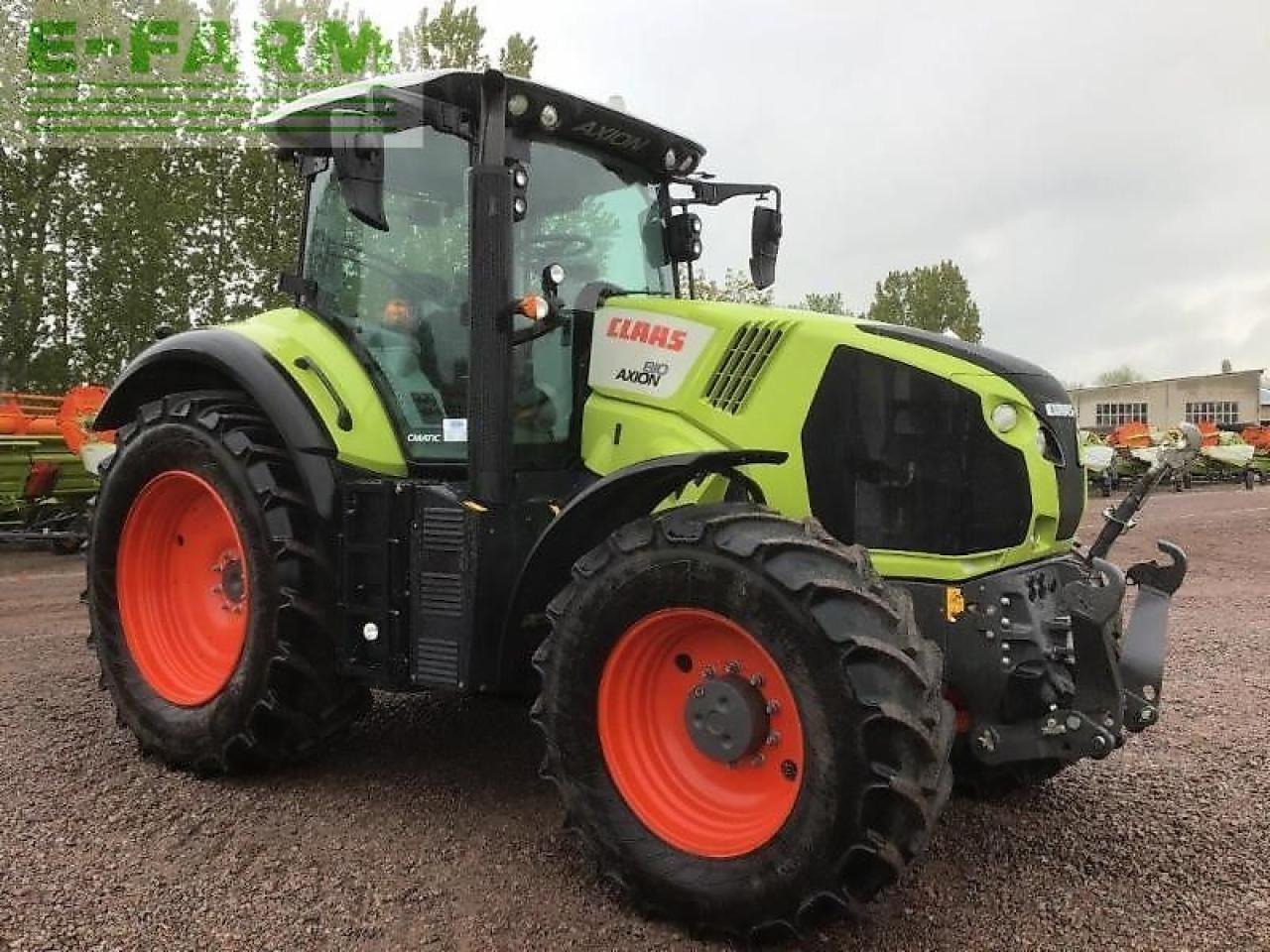 Farm tractor CLAAS axion 810