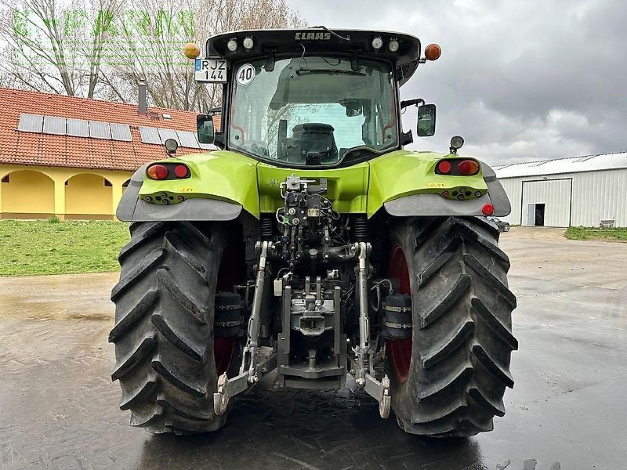 Farm tractor CLAAS axion 810