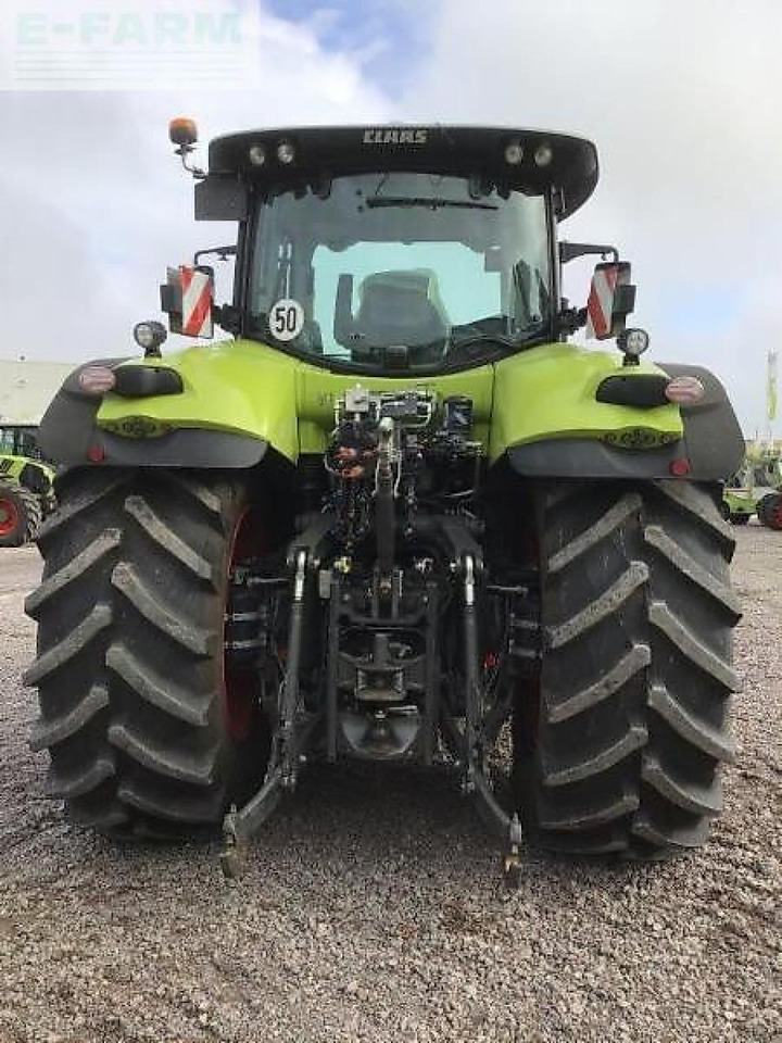 Farm tractor CLAAS axion 810