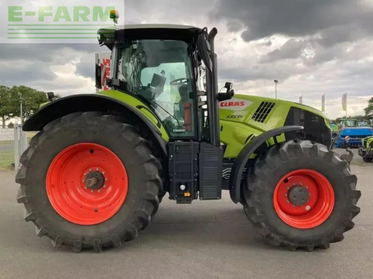 Farm tractor CLAAS axion 810