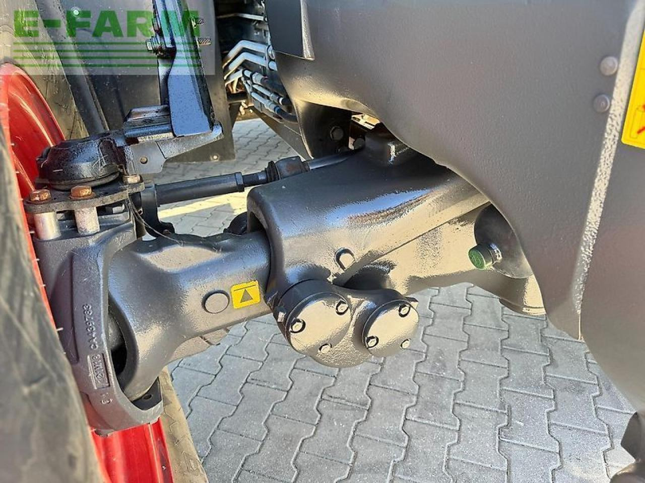 Farm tractor CLAAS axion 810