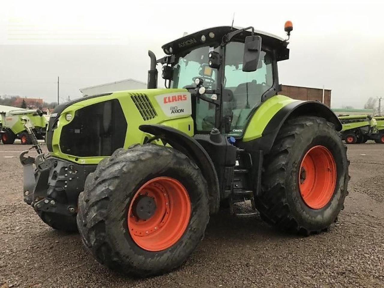 Farm tractor CLAAS axion 810