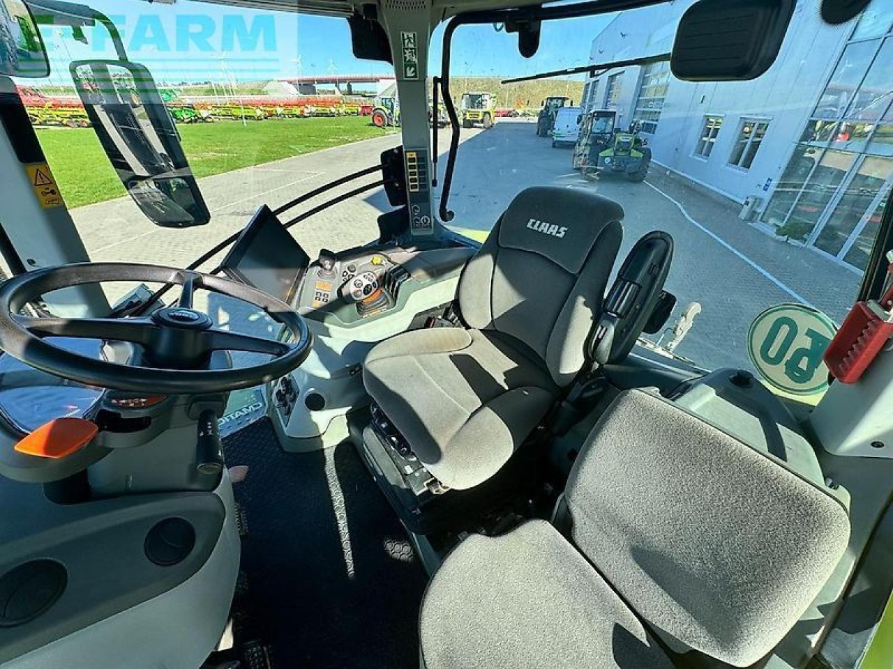 Farm tractor CLAAS axion 810