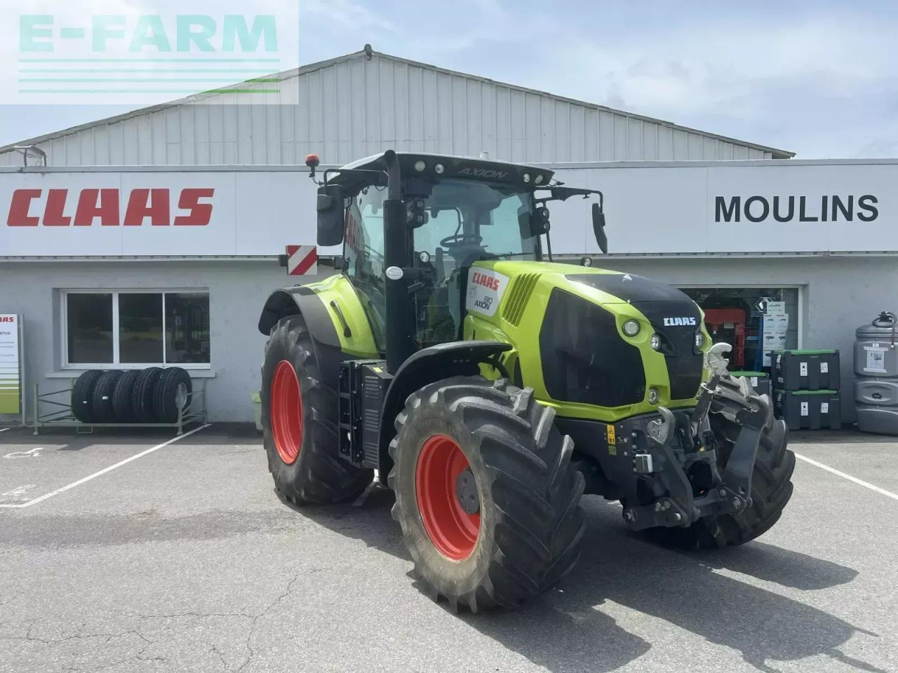 Farm tractor CLAAS axion 810