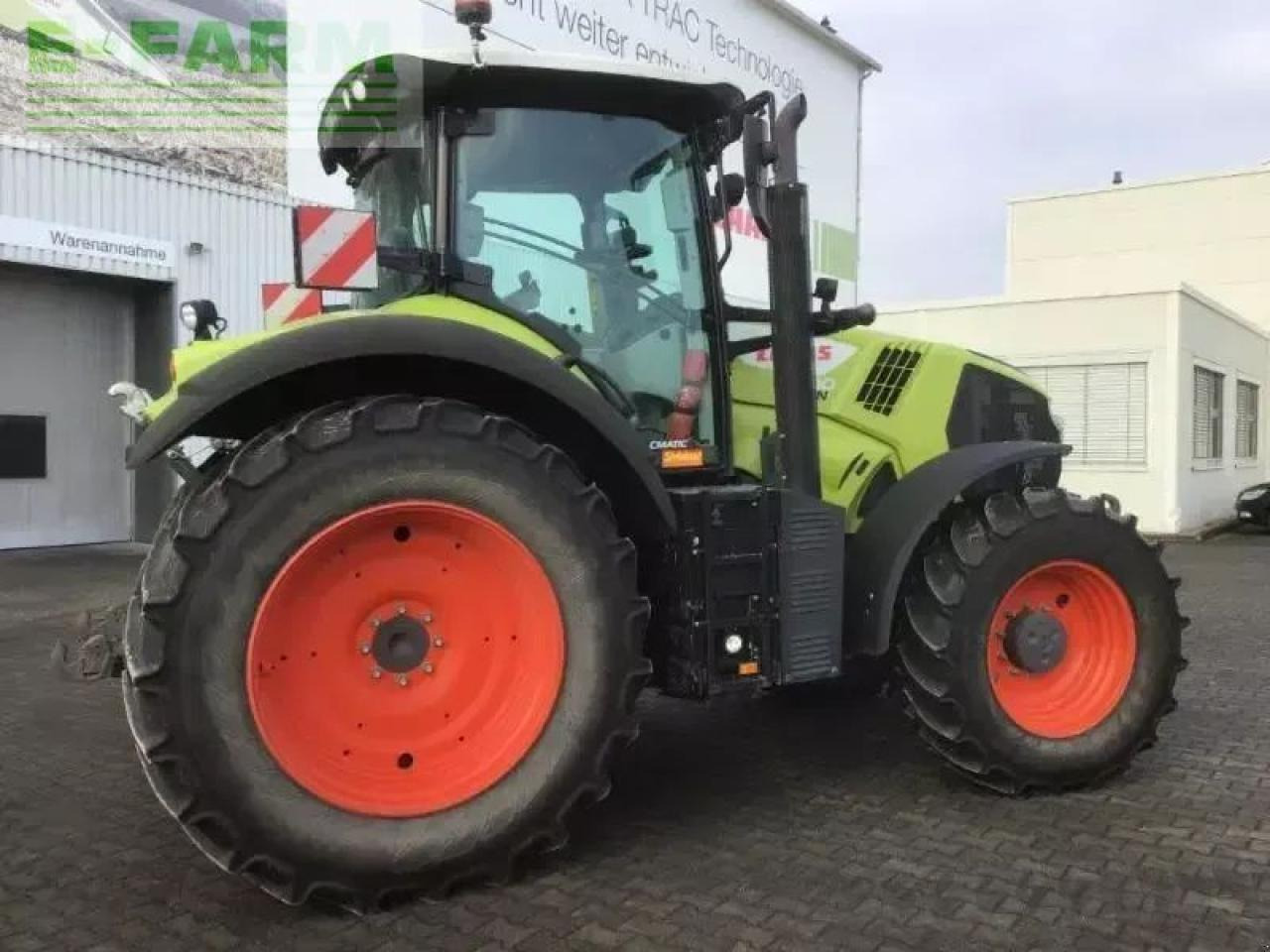 Farm tractor CLAAS axion 810