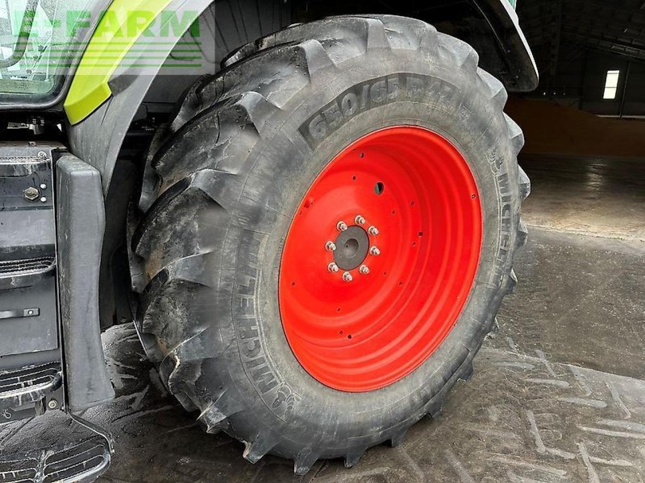 Farm tractor CLAAS axion 810