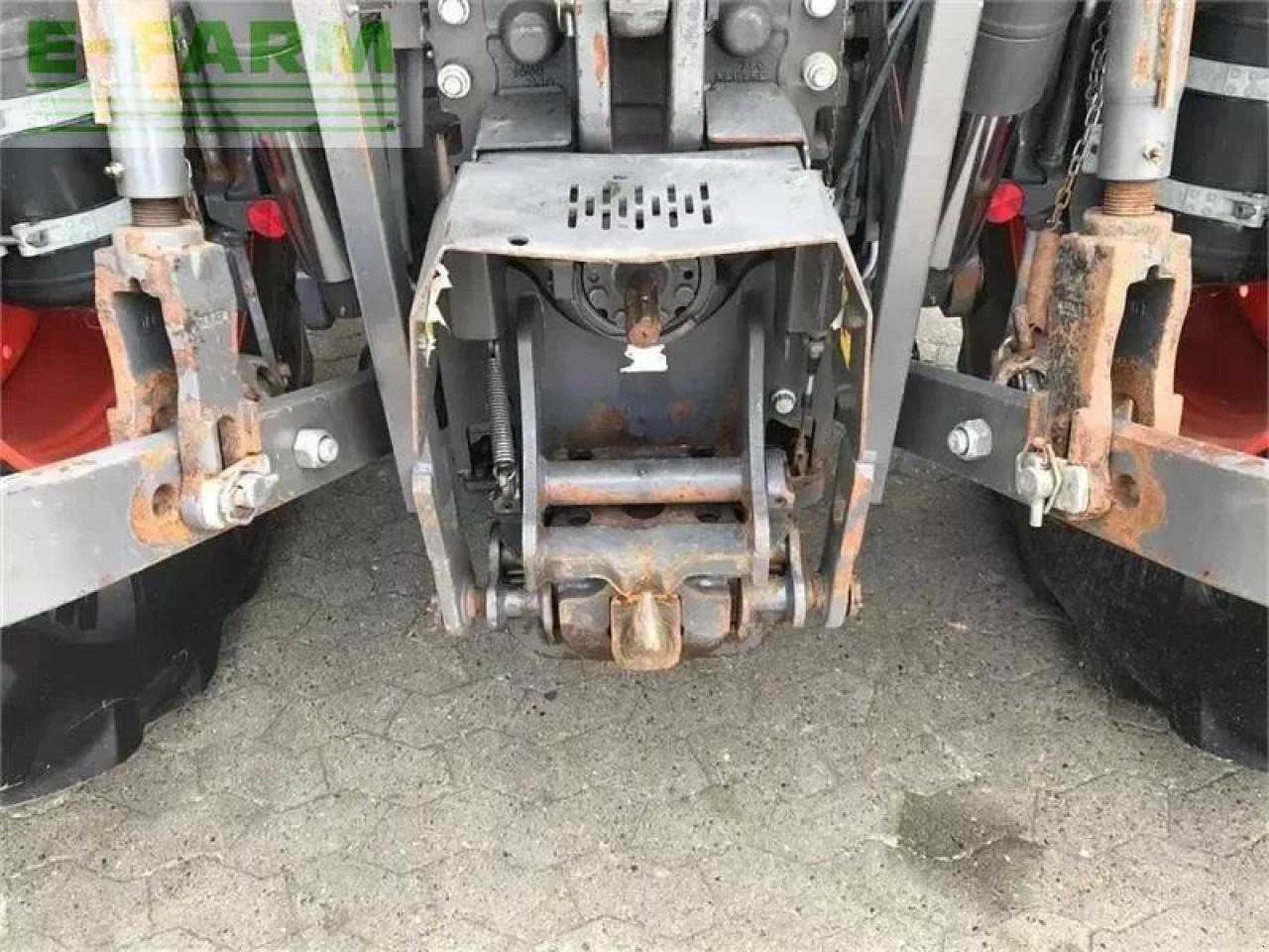 Farm tractor CLAAS axion 810