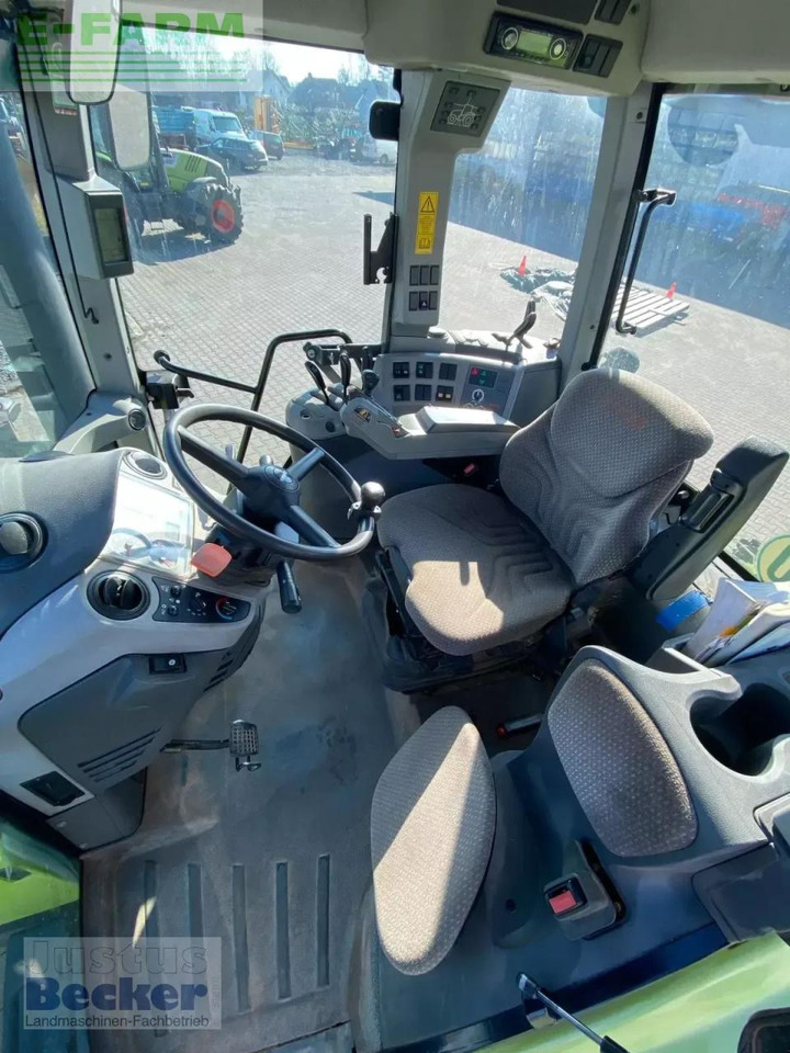 Farm tractor CLAAS axion 810