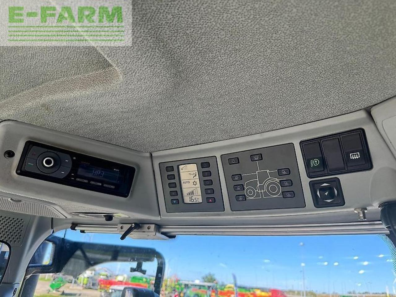 Farm tractor CLAAS axion 810