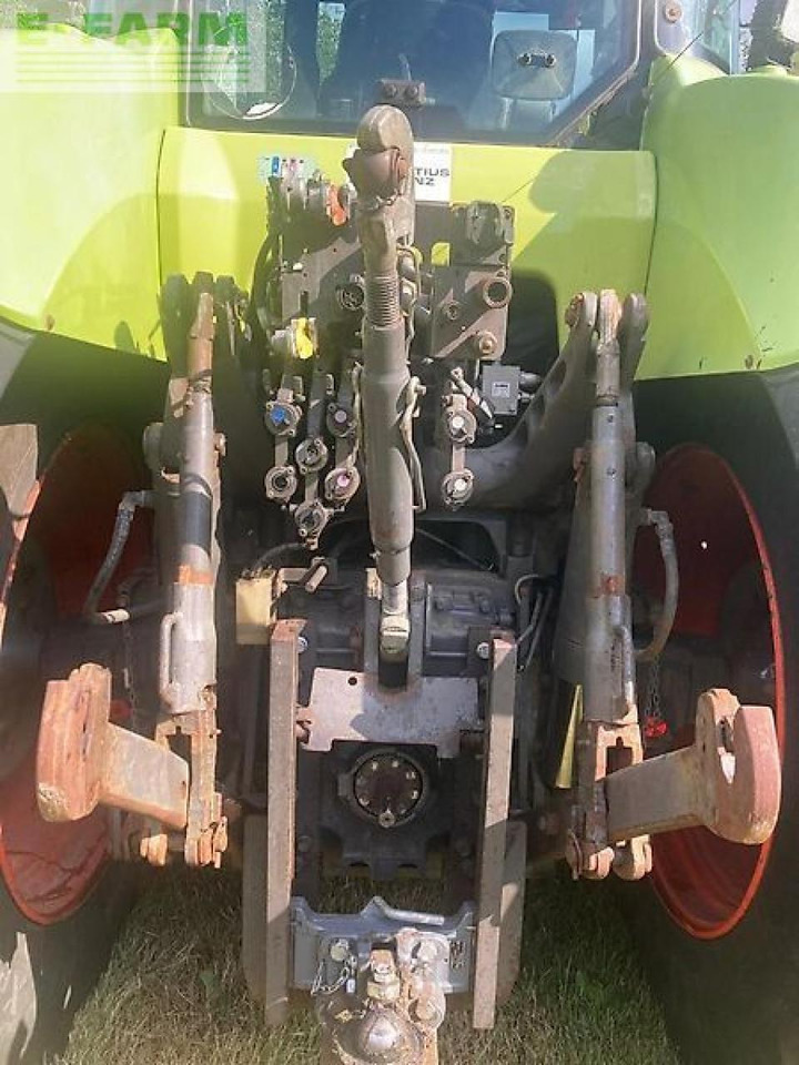 Farm tractor CLAAS axion 810