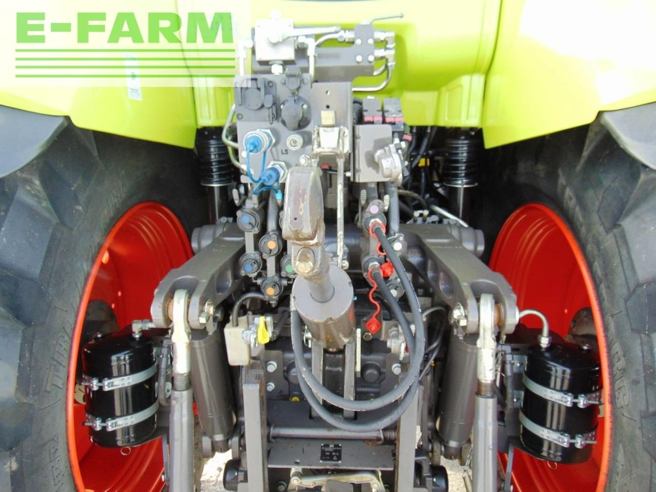 Farm tractor CLAAS axion 810 c-matic