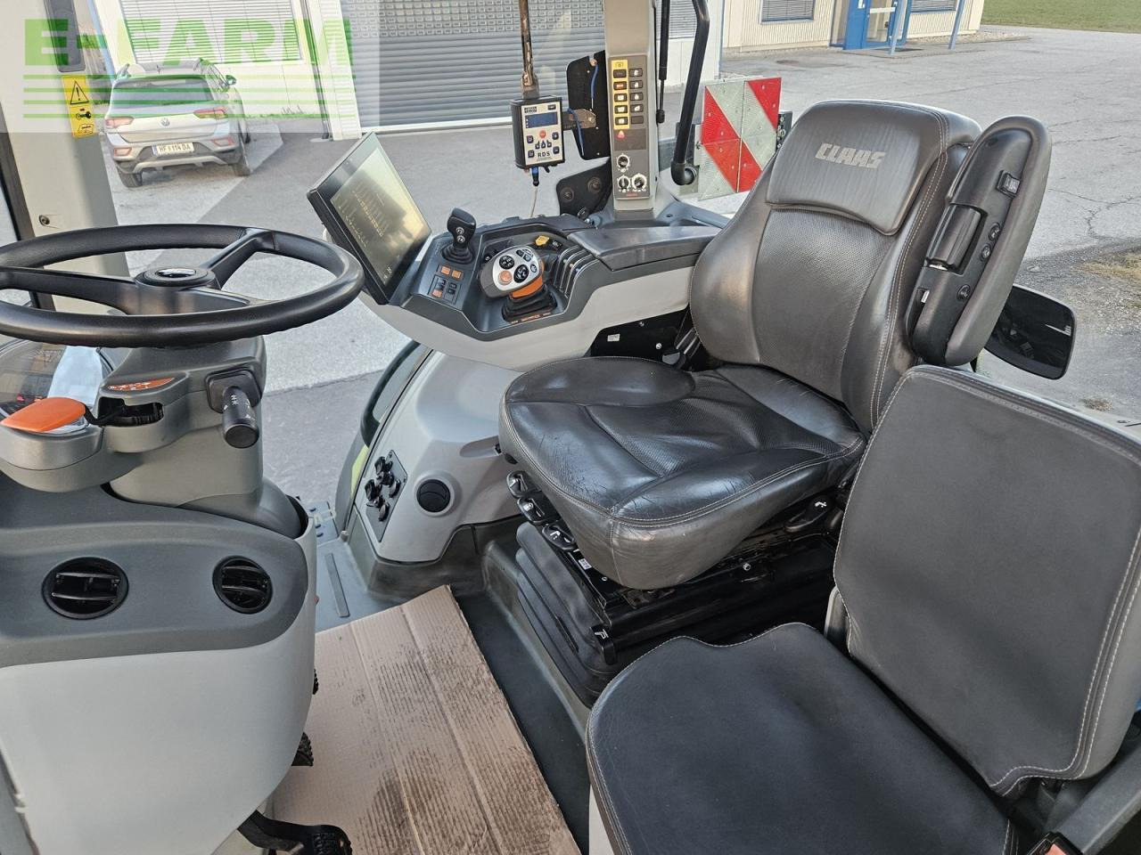 Farm tractor CLAAS axion 810 c-matic CMATIC