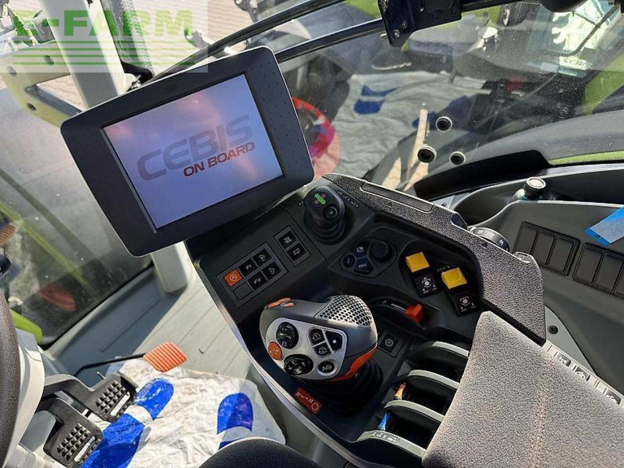 Farm tractor CLAAS axion 810 cebis hexa-shift