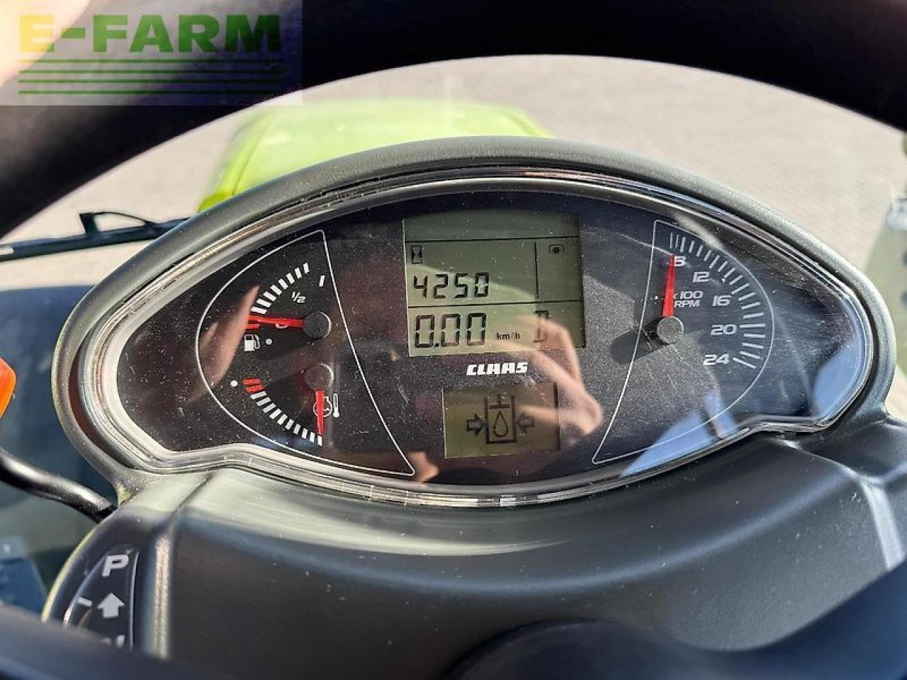 Farm tractor CLAAS axion 810 cebis hexa-shift