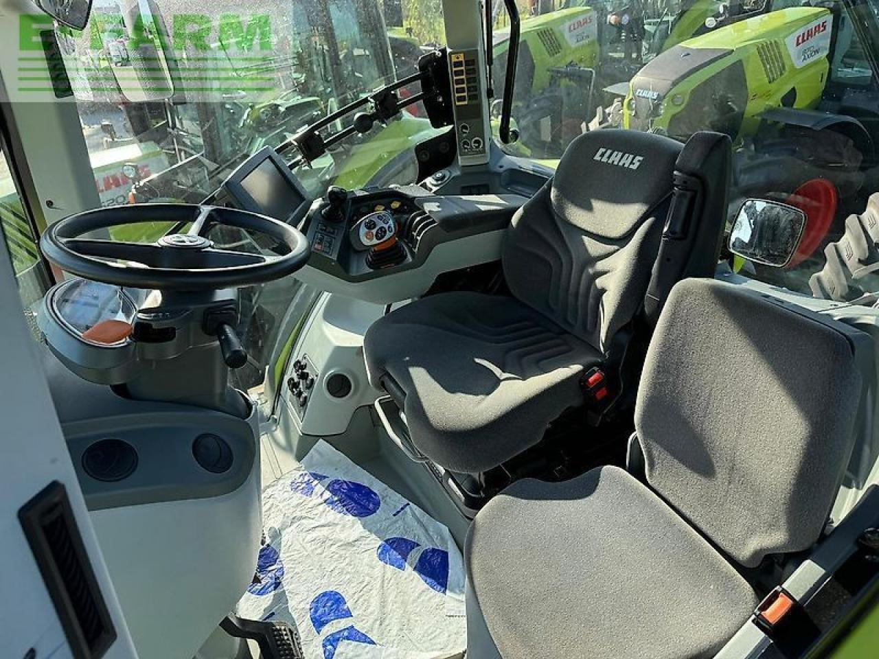 Farm tractor CLAAS axion 810 cebis hexa-shift
