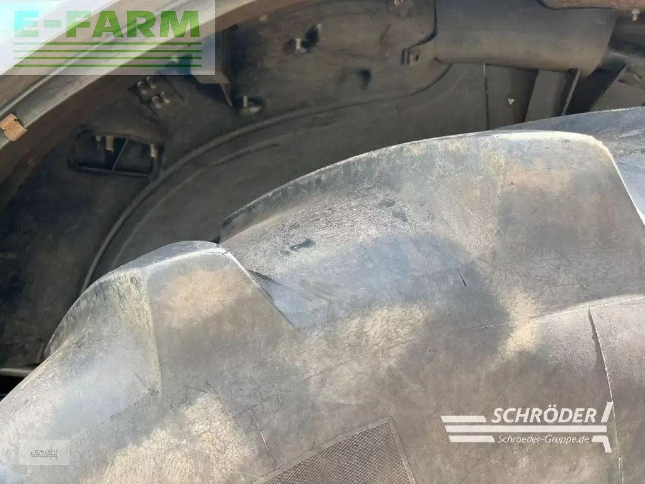 Farm tractor CLAAS axion 810 cis