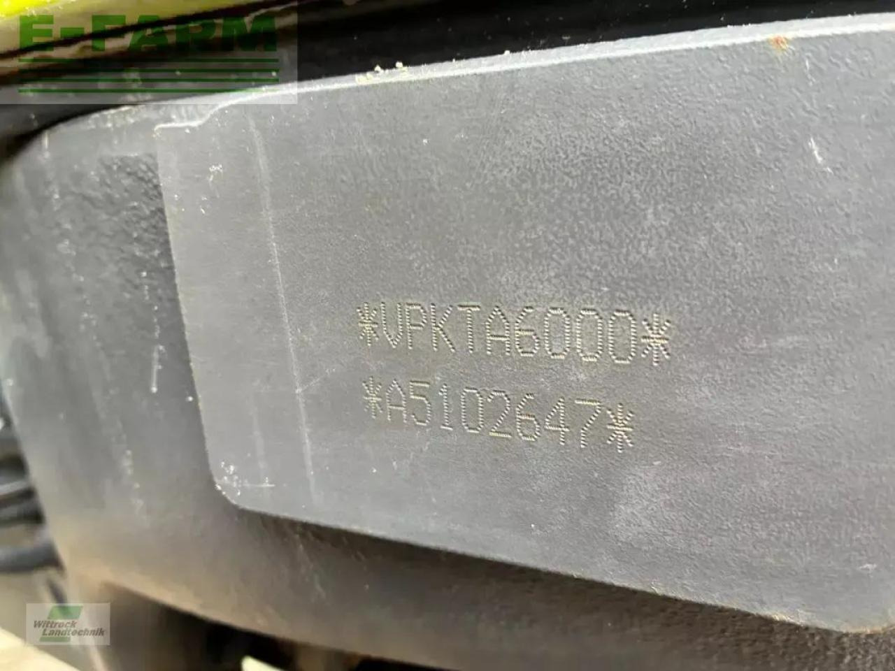 Farm tractor CLAAS axion 810 cis+