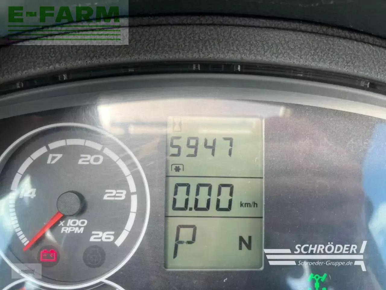 Farm tractor CLAAS axion 810 cis