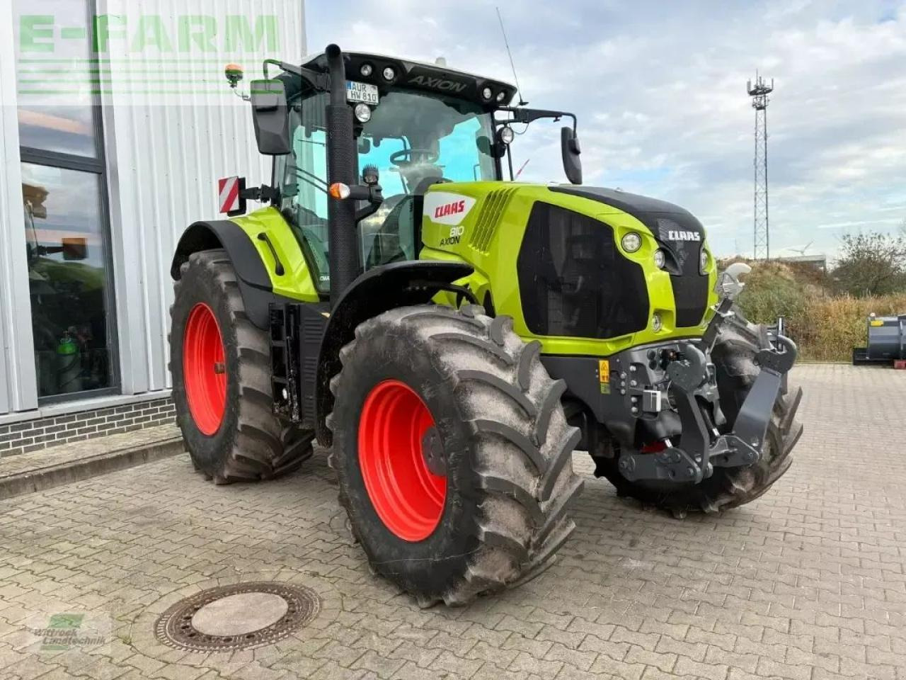 Farm tractor CLAAS axion 810 cis+