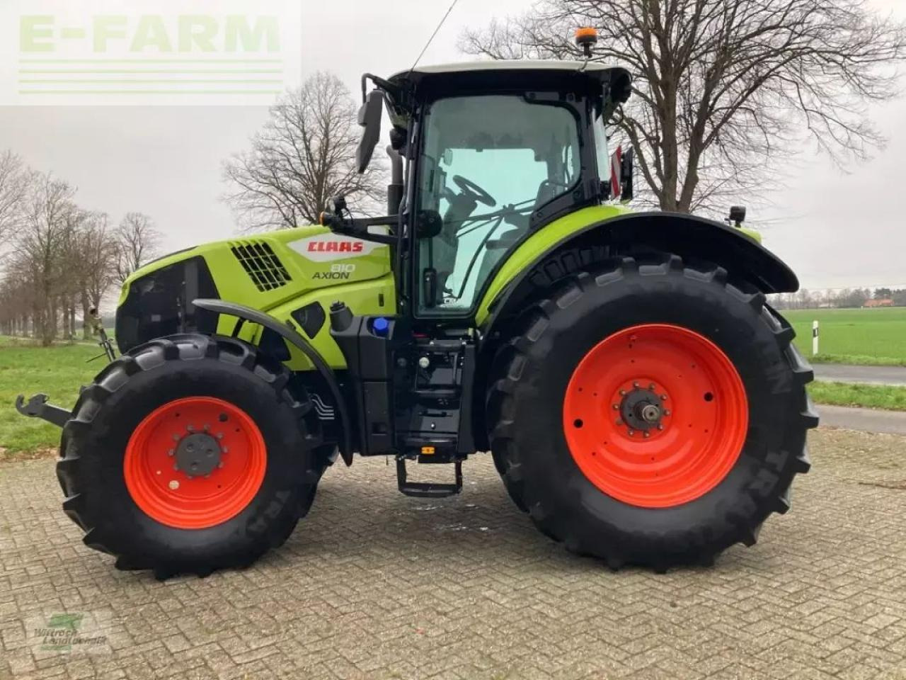 Farm tractor CLAAS axion 810 cis+