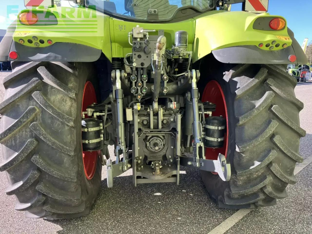 Farm tractor CLAAS axion 810 cis