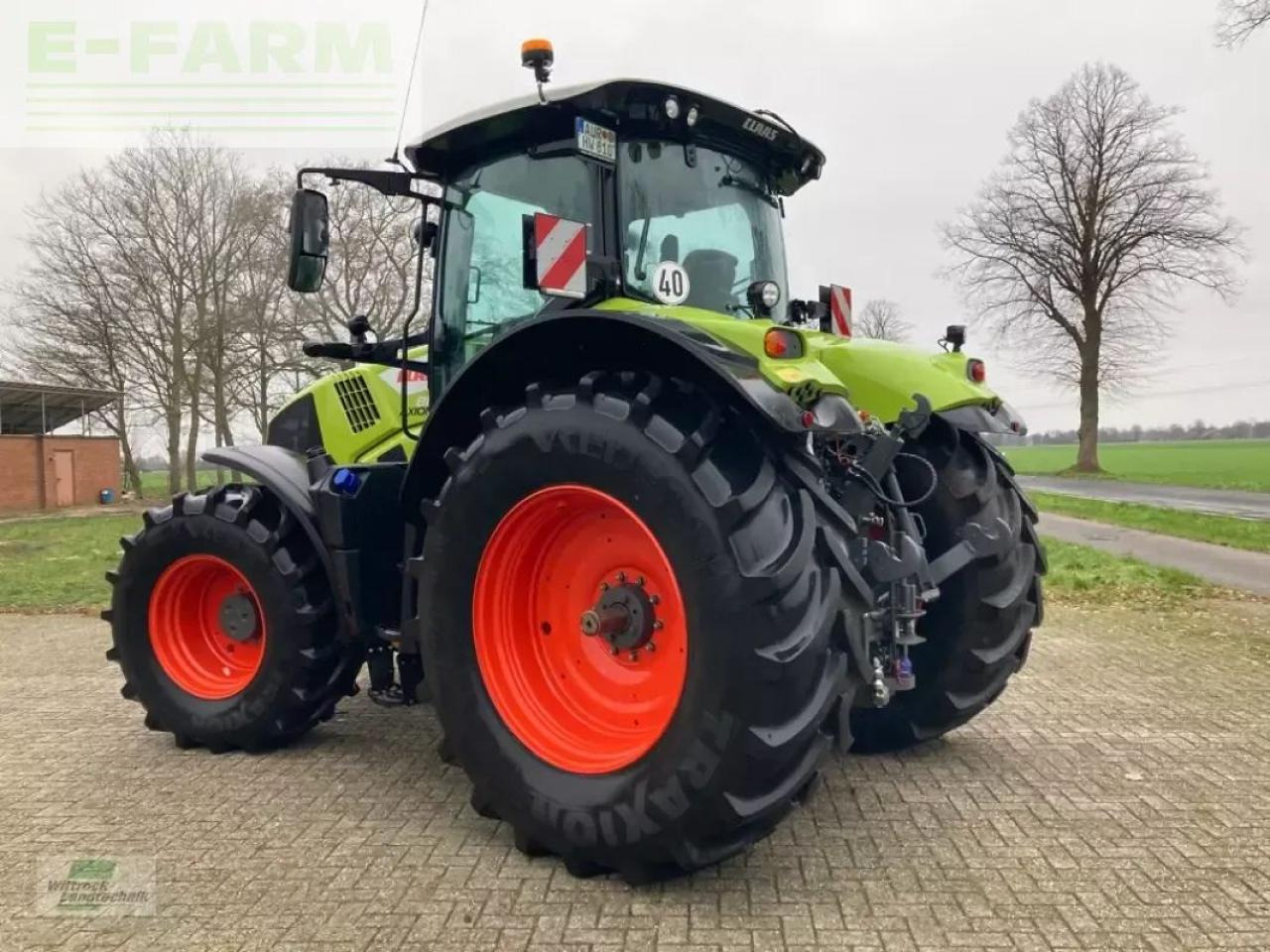 Farm tractor CLAAS axion 810 cis+