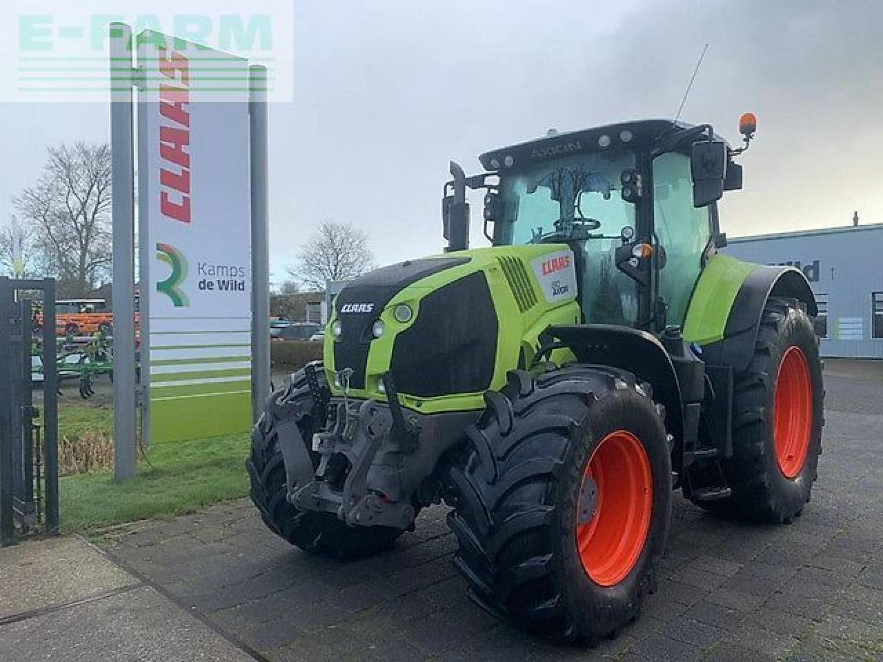 Farm tractor CLAAS axion 810 cis+