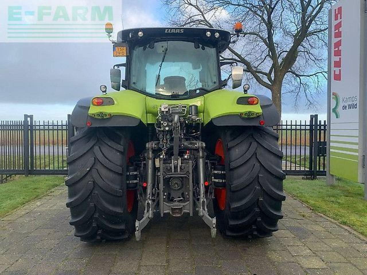 Farm tractor CLAAS axion 810 cis+