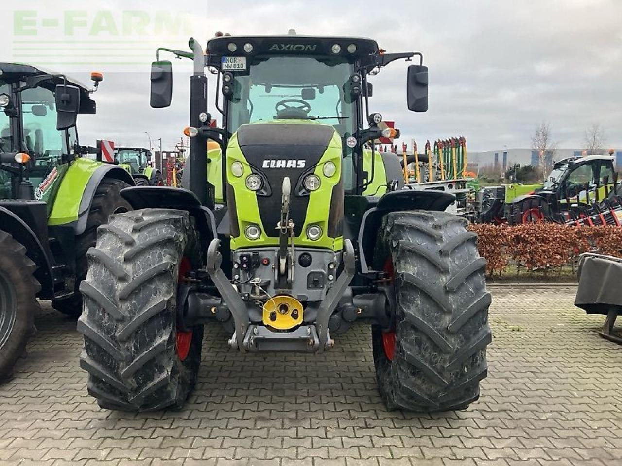 Farm tractor CLAAS axion 810 cis+ cm