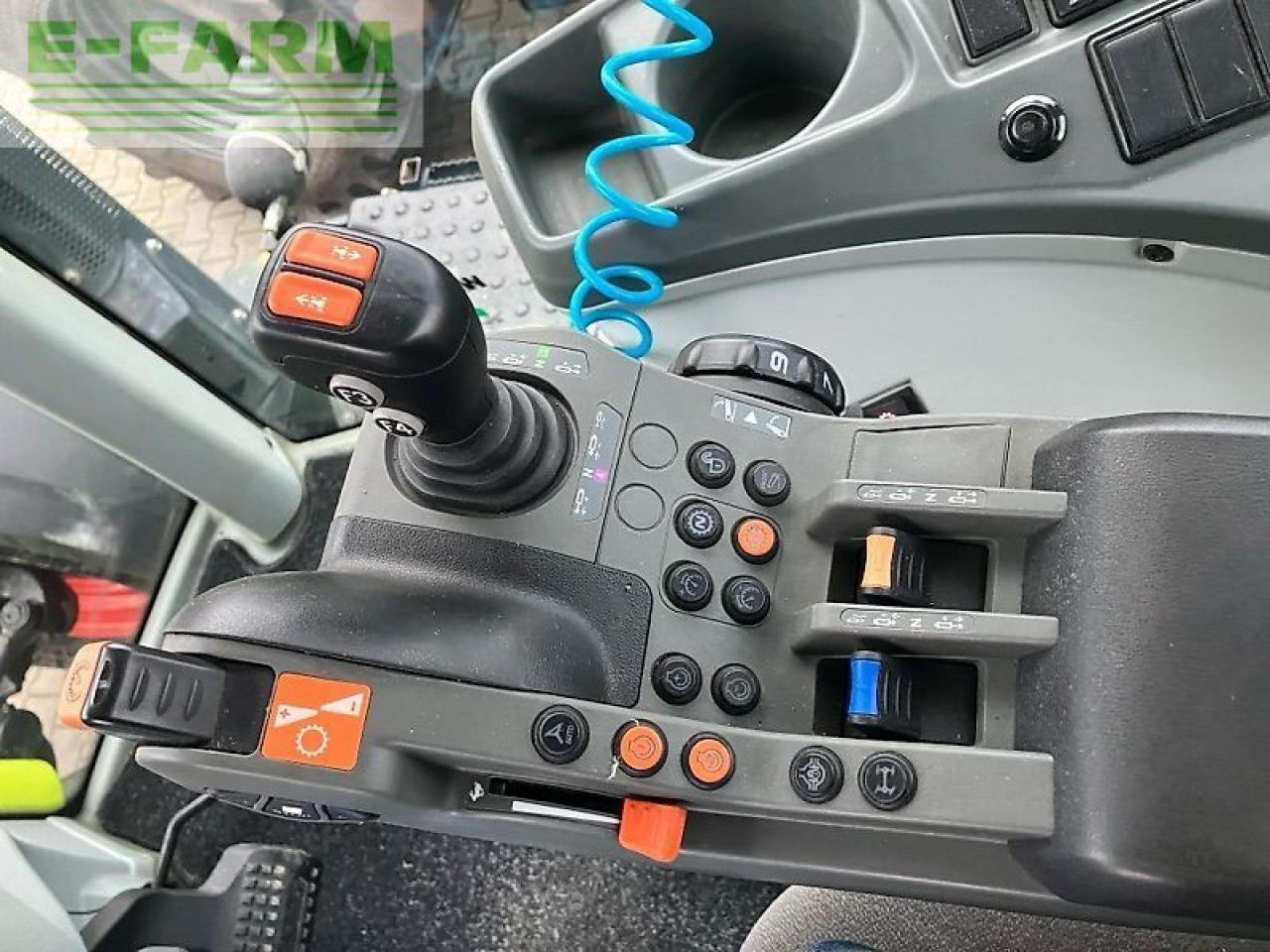 Farm tractor CLAAS axion 810 cis+ cm