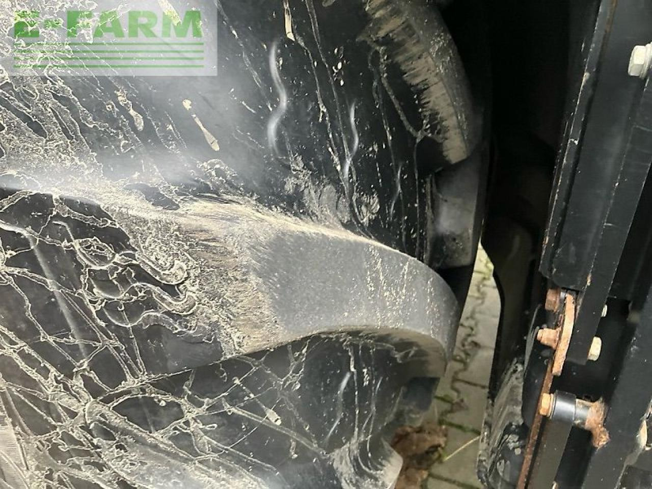 Farm tractor CLAAS axion 810 cis+ cm