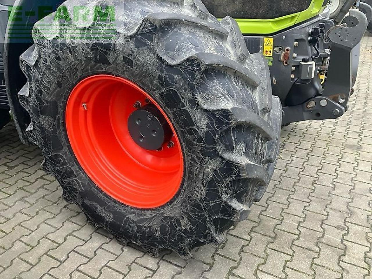Farm tractor CLAAS axion 810 cis+ cm