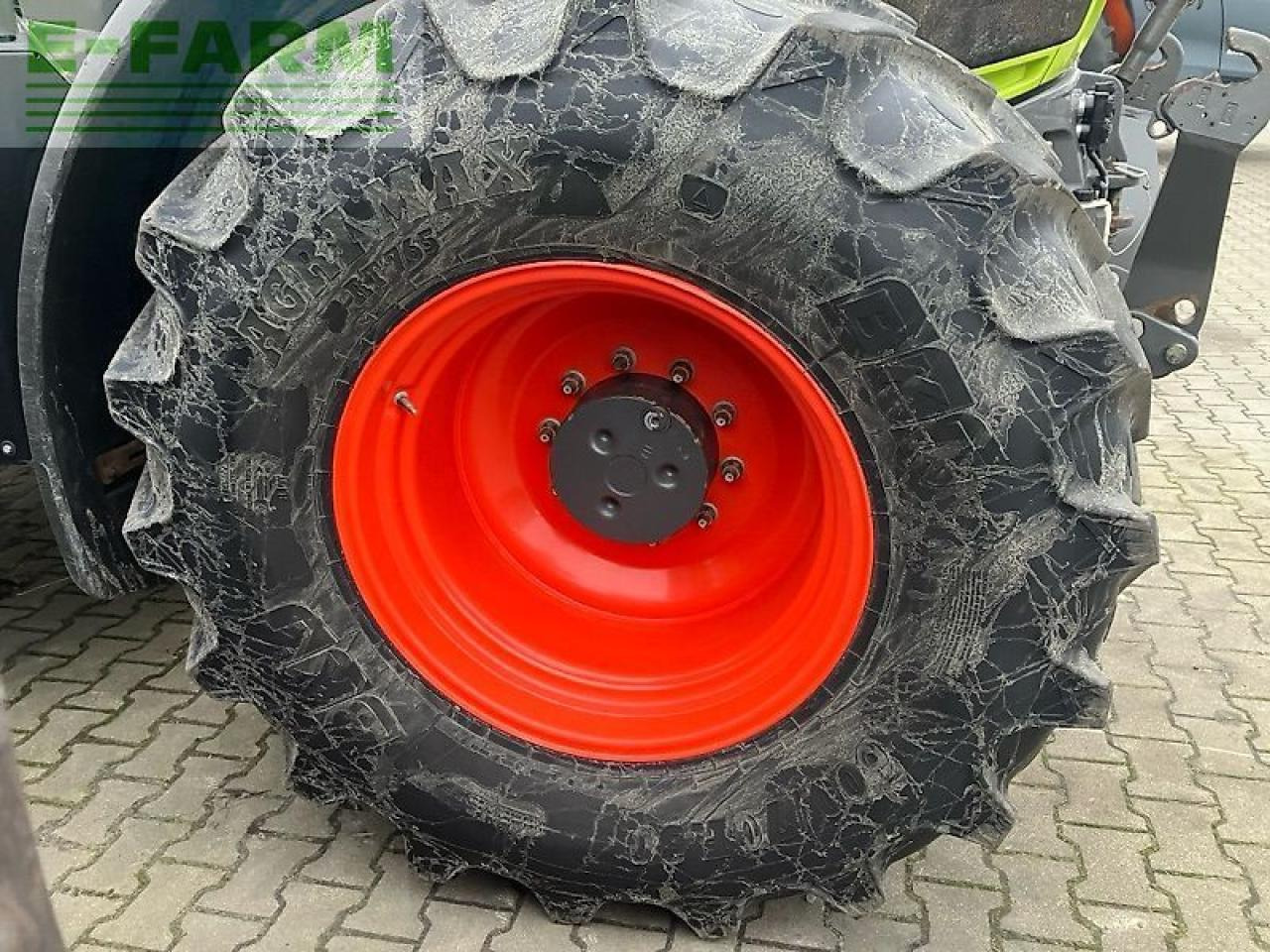 Farm tractor CLAAS axion 810 cis+ cm