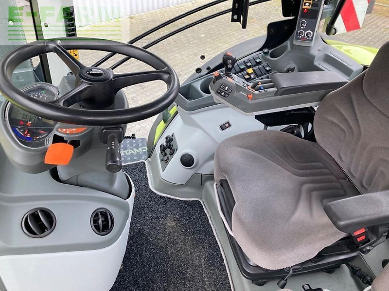 Farm tractor CLAAS axion 810 cm cis+