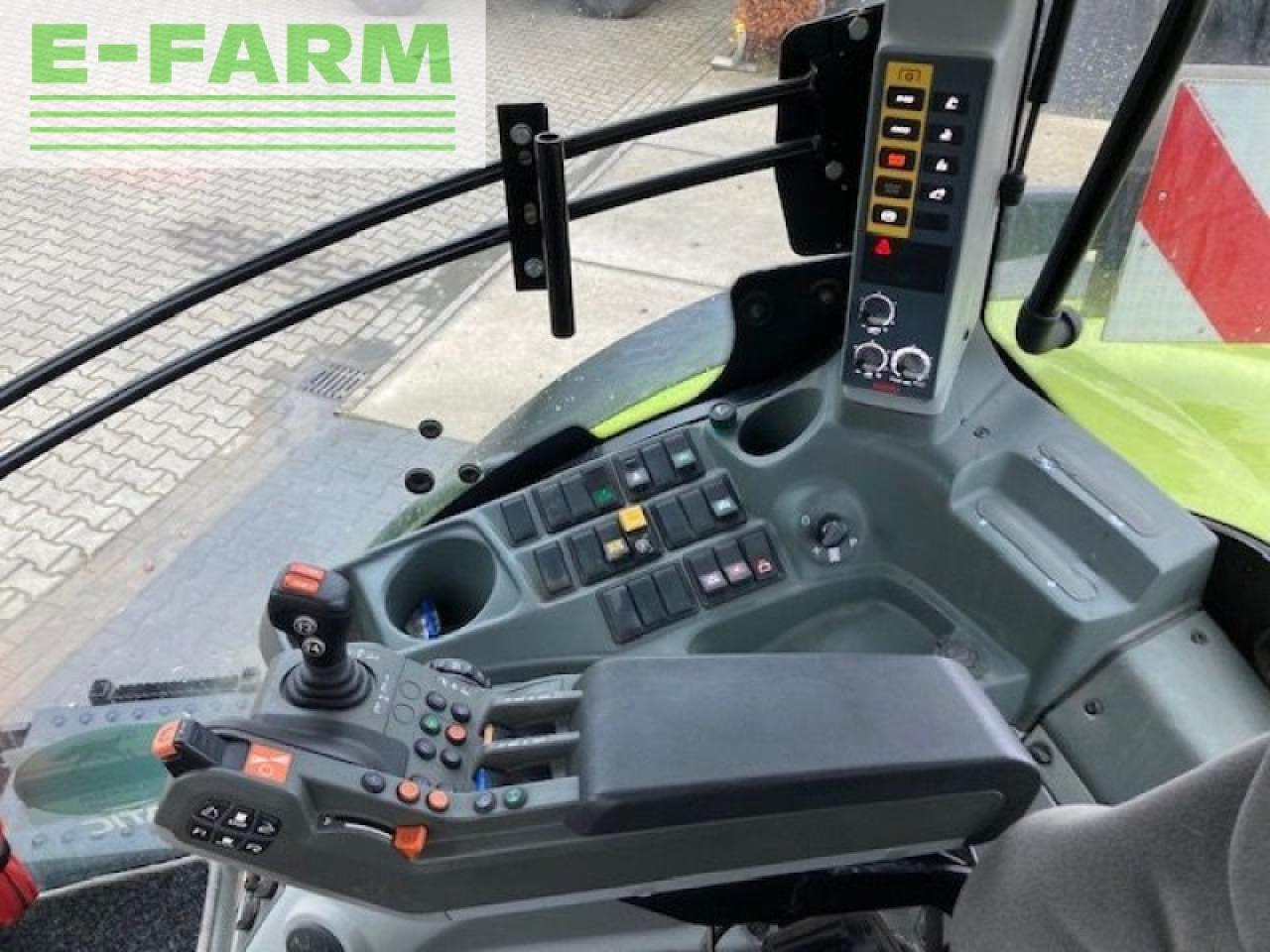 Farm tractor CLAAS axion 810 cm cis+