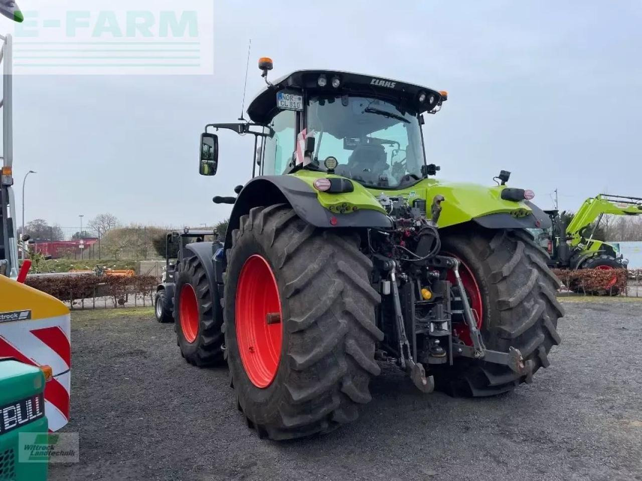 Farm tractor CLAAS axion 810 cmatic