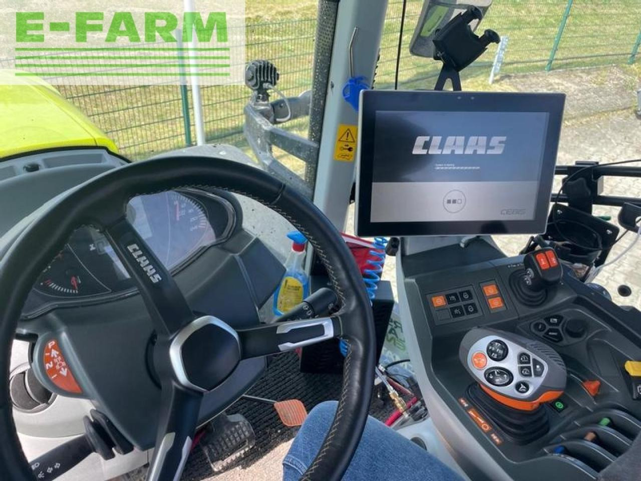 Farm tractor CLAAS axion 810 cmatic
