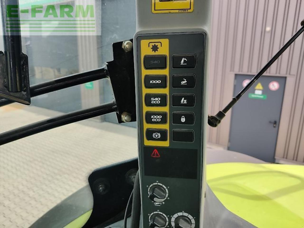 Farm tractor CLAAS axion 810 cmatic CMATIC