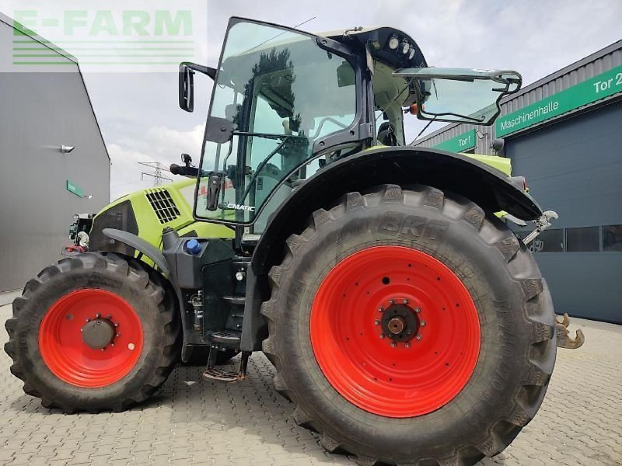 Farm tractor CLAAS axion 810 cmatic CMATIC