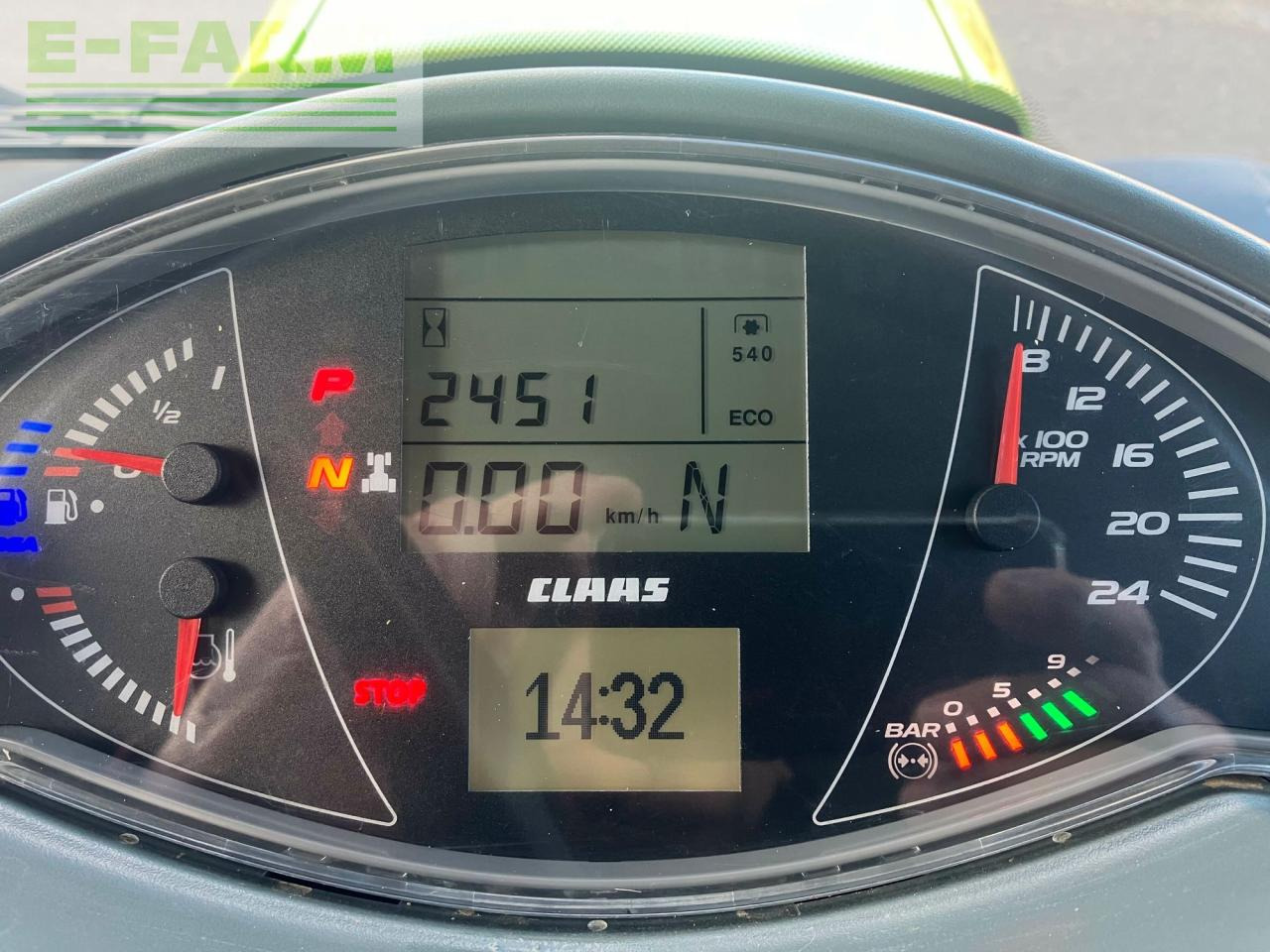 Farm tractor CLAAS axion 810 cmatic s5 CMATIC