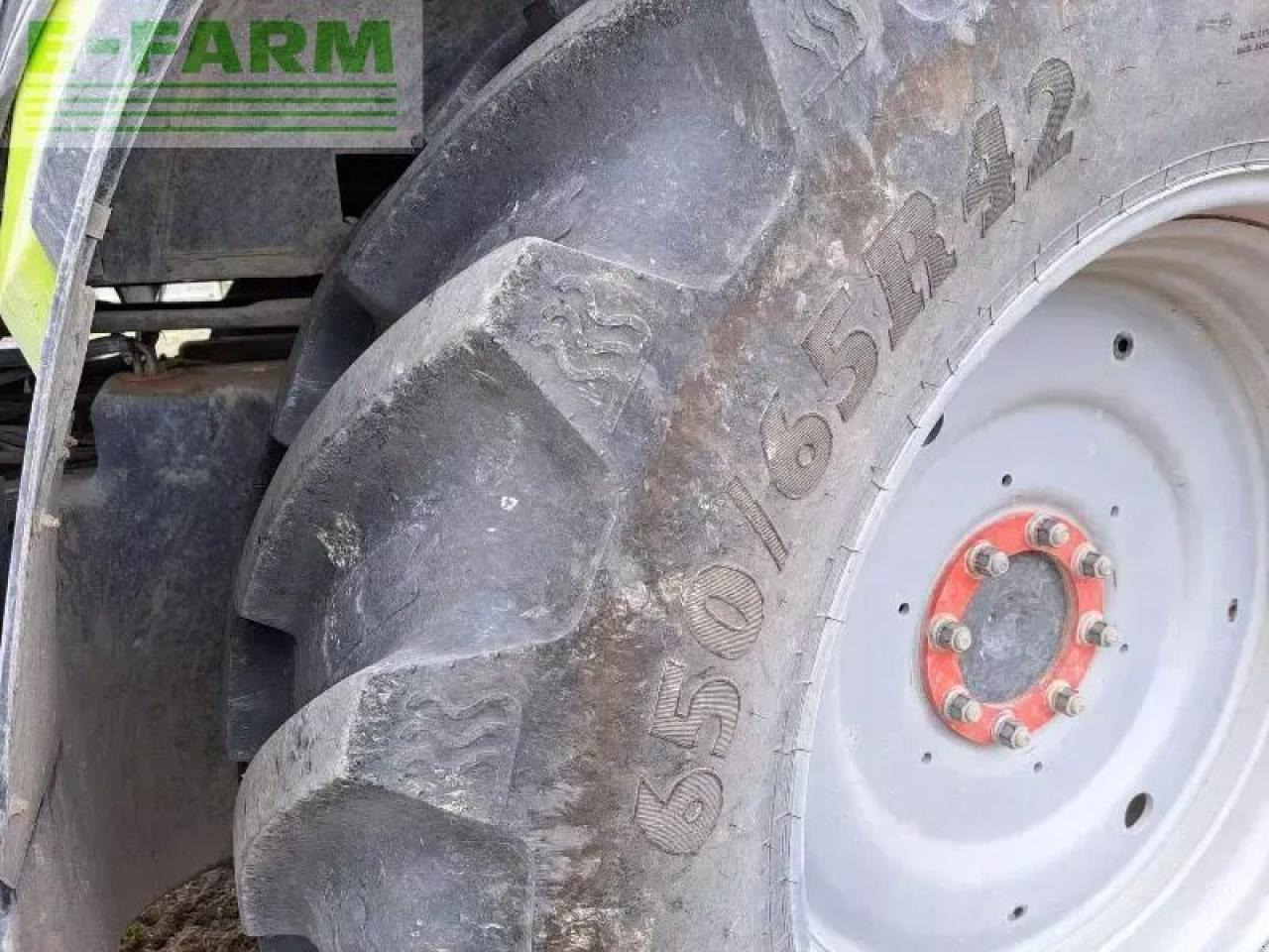 Farm tractor CLAAS axion 820