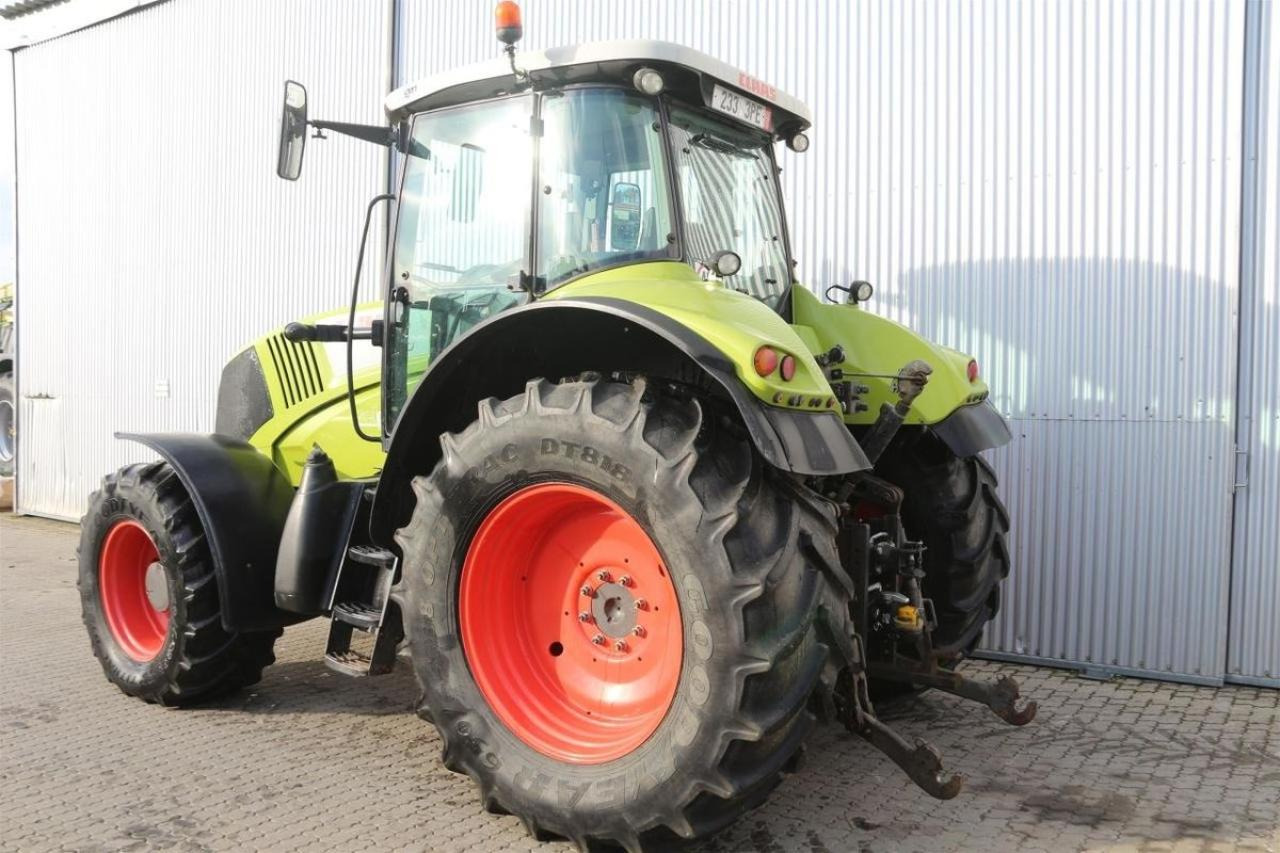 Farm tractor CLAAS axion 820