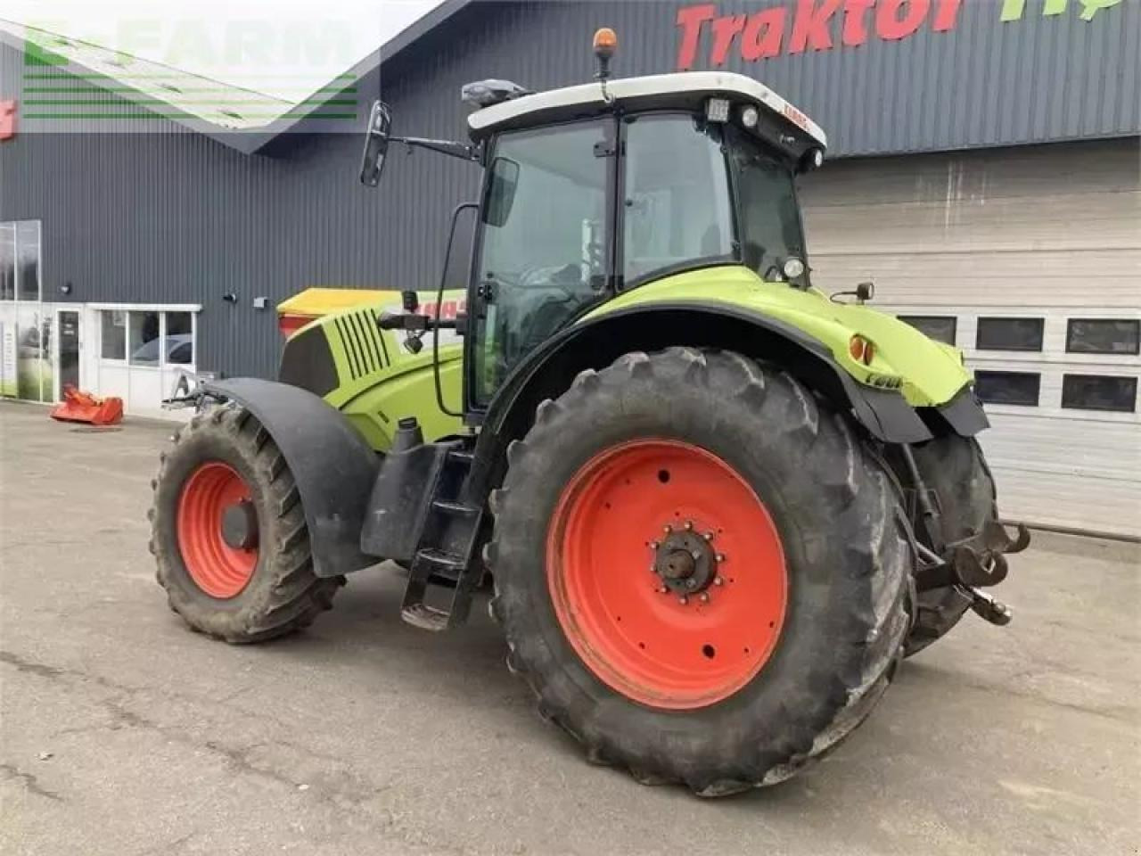 Farm tractor CLAAS axion 820 cmatic CMATIC