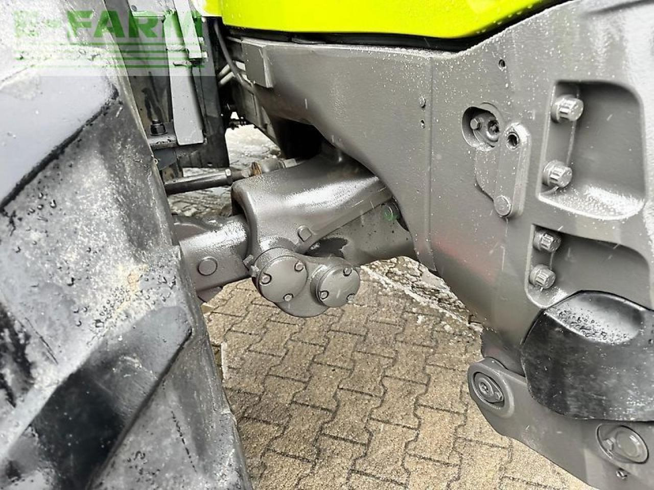 Farm tractor CLAAS axion 830