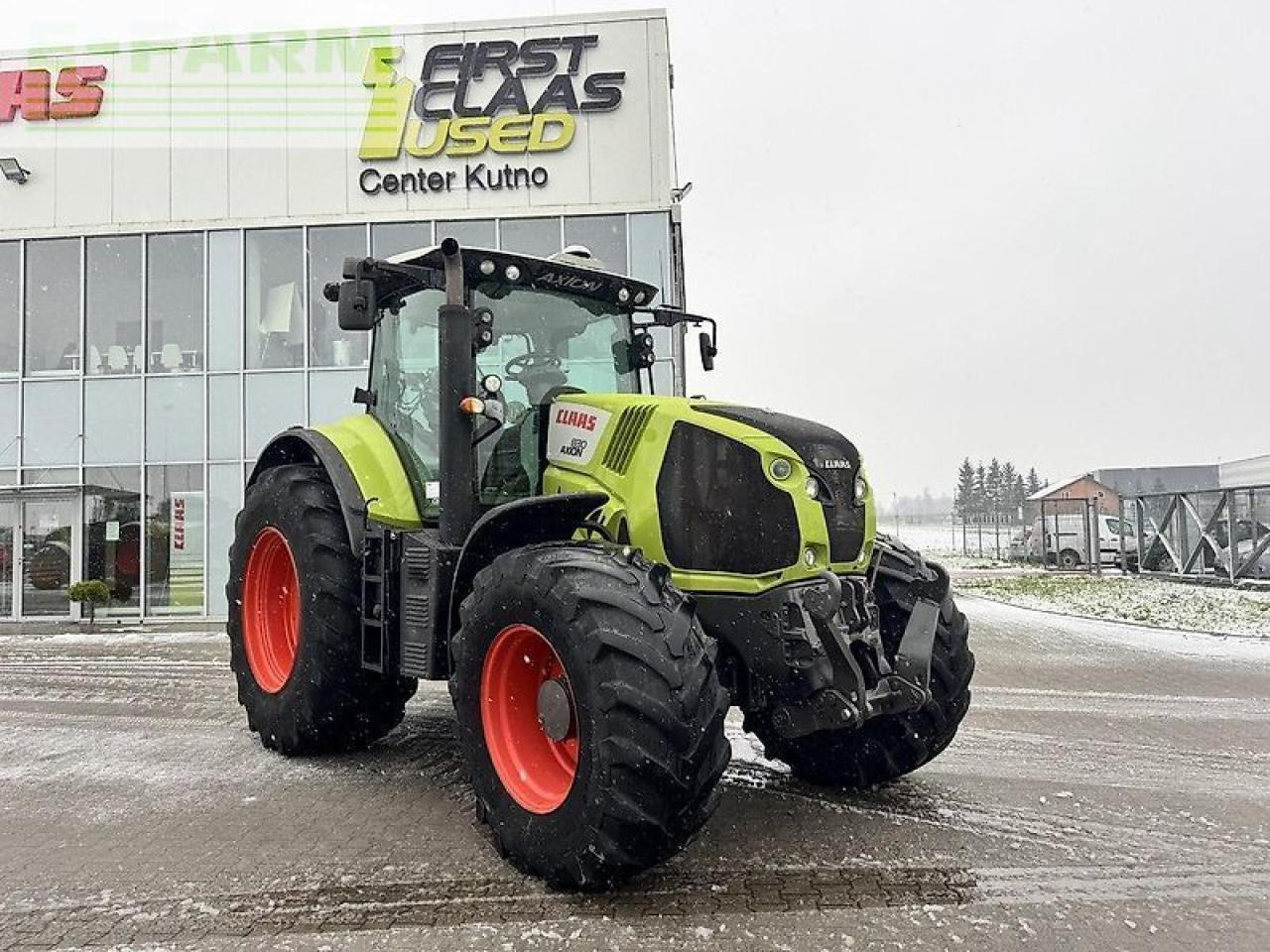 Farm tractor CLAAS axion 830