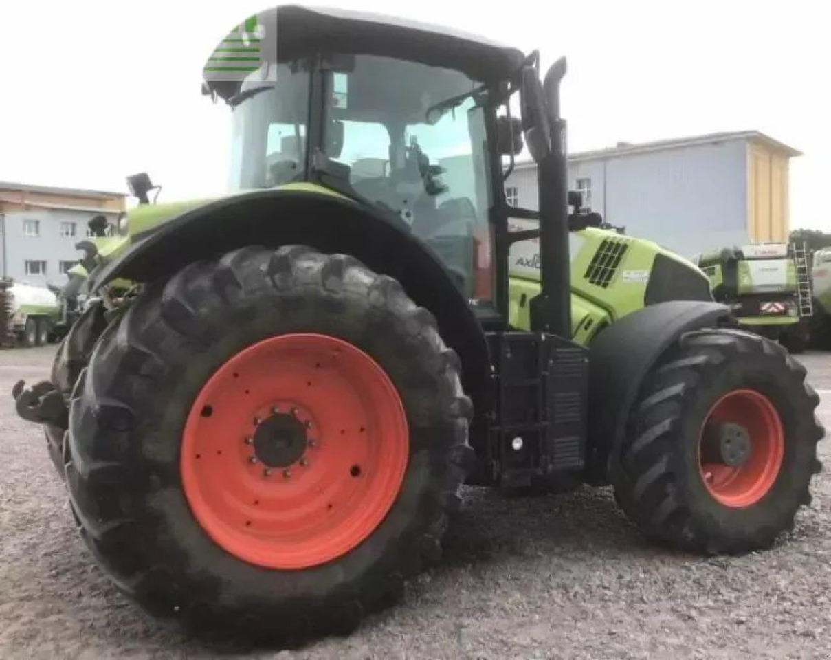 Farm tractor CLAAS axion 830