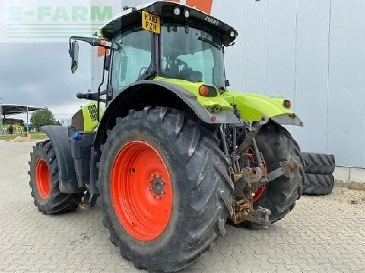 Farm tractor CLAAS axion 830