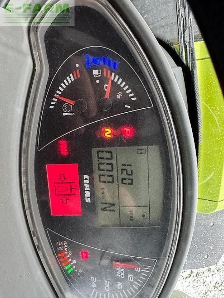 Farm tractor CLAAS axion 830