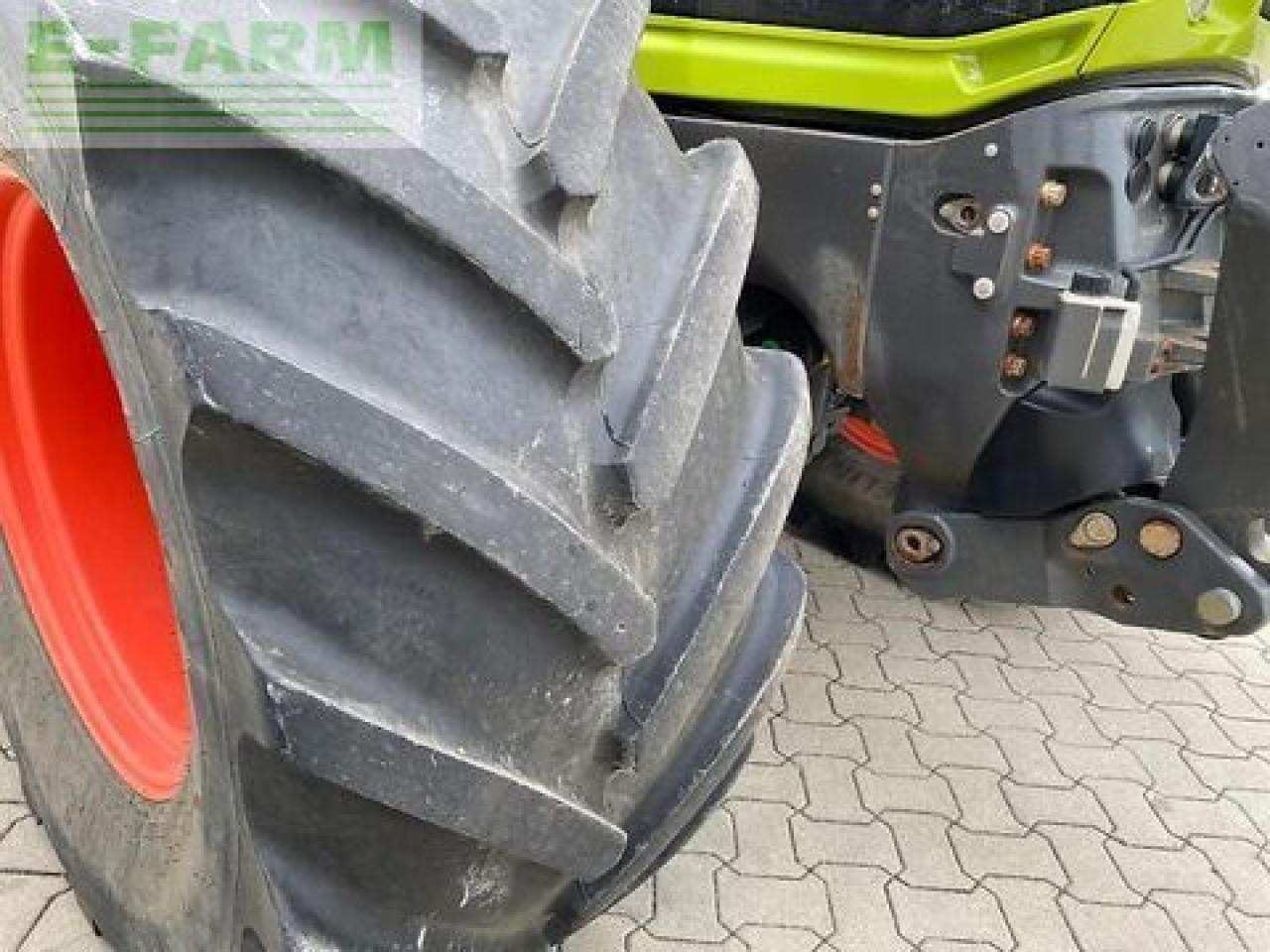 Farm tractor CLAAS axion 830